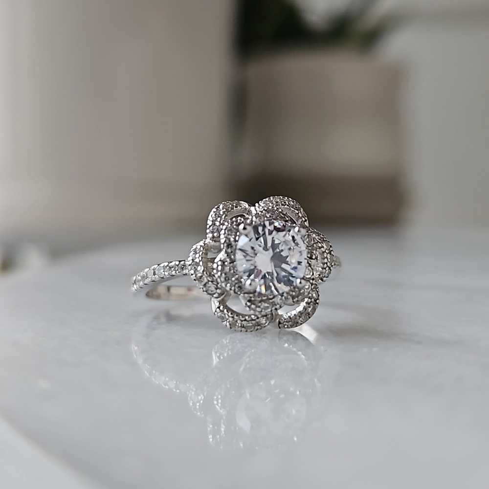 Elegant Floral ring, 925 Sterling Silver Charmed Aroma Size 7